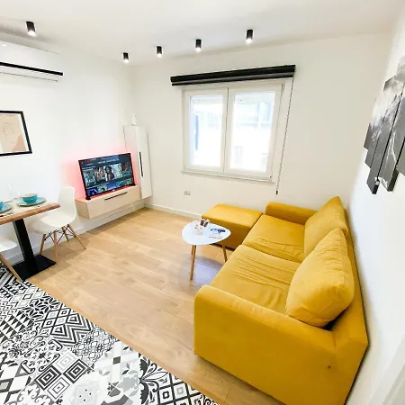 Matisse No9 - One Bedroom Center With Parking Tiran