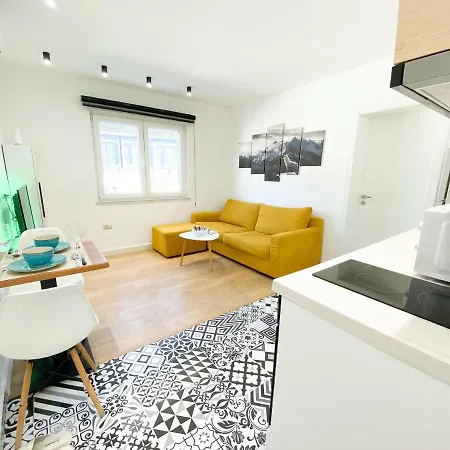 Matisse No9 - One Bedroom Center With Parking Tirana