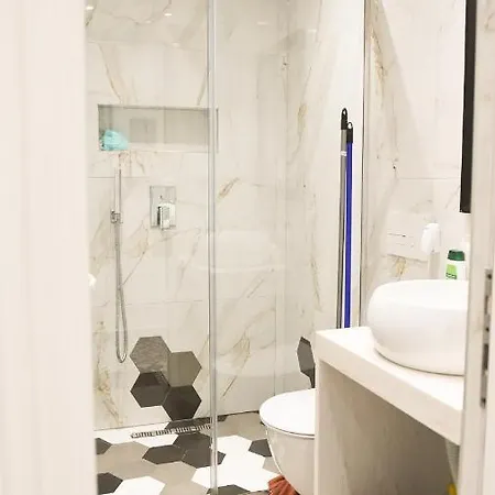 Matisse No9 - One Bedroom Center With Parking