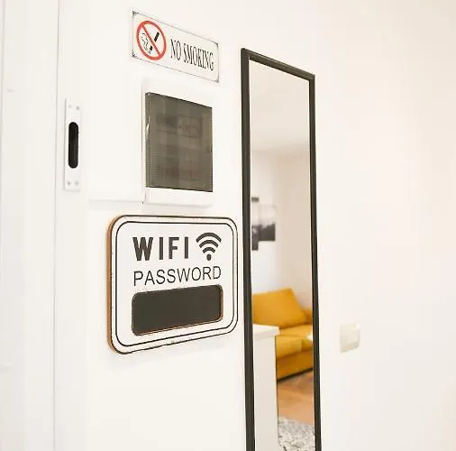 Matisse No9 - One Bedroom Center With Parking Tirana