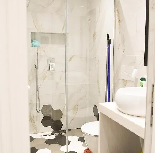 Matisse No9 - One Bedroom Center With Parking