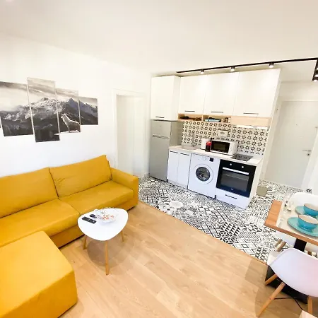 Matisse No9 - One Bedroom Center With Parking Tirana