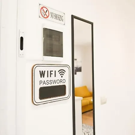 Matisse No9 - One Bedroom Center With Parking Tirana