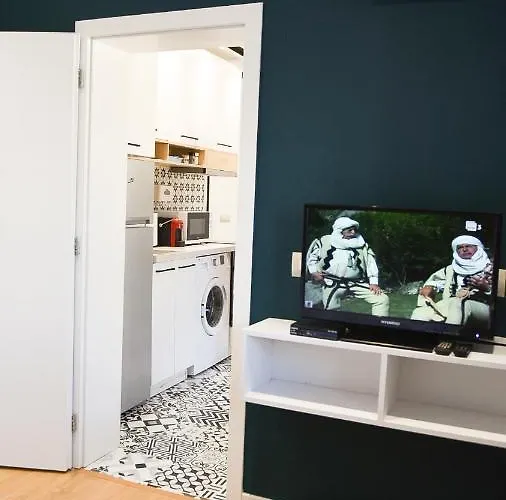 アパート Matisse No9 - One Bedroom Center With Parking ティラナ