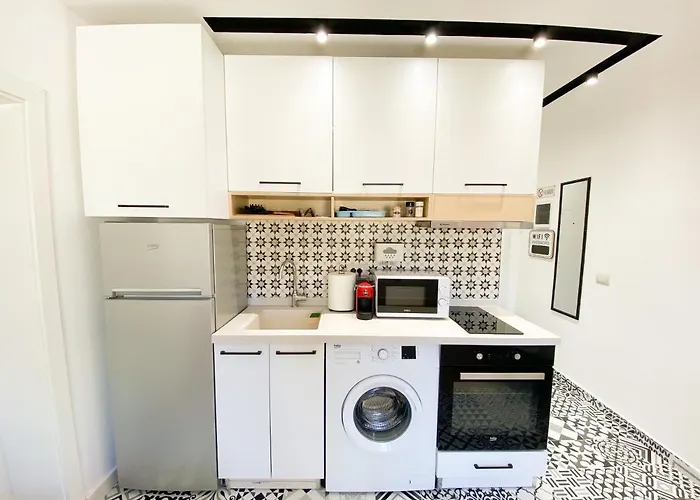 Apartment Matisse No9 - One Bedroom Center With Parking Tirana