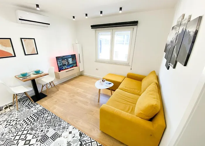 Matisse No9 - One Bedroom Center With Parking ティラナ