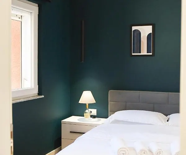 Matisse No9 - One Bedroom Center With Parking *