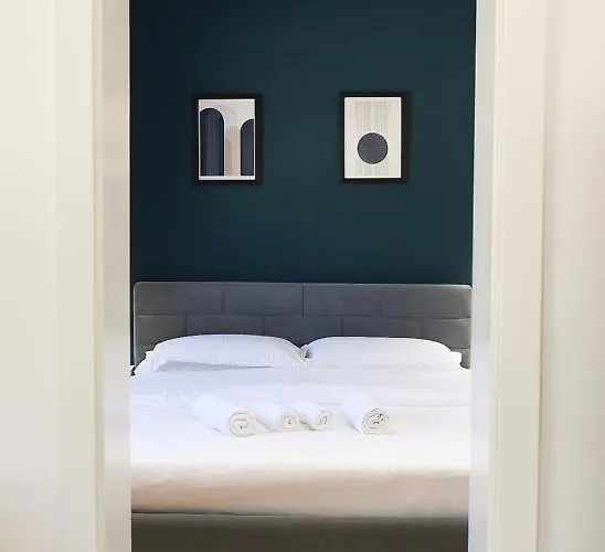 Matisse No9 - One Bedroom Center With Parking ティラナ