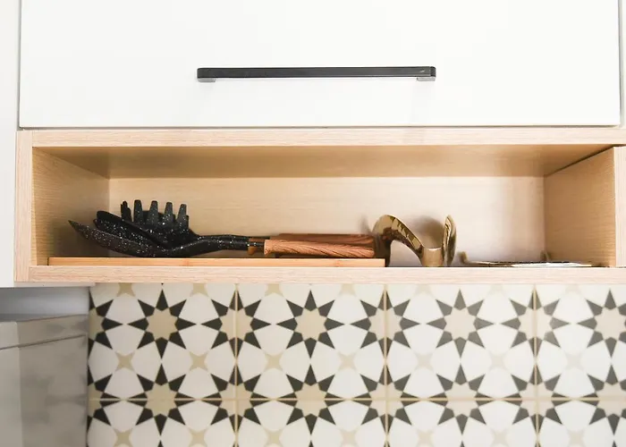 Matisse No9 - One Bedroom Center With Parking *